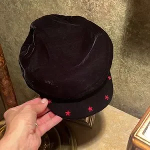 Shanghai Tang Velvet Cap Shanghai Tang | Accessories | Shanghai Tang Velvet Cap  main image 4